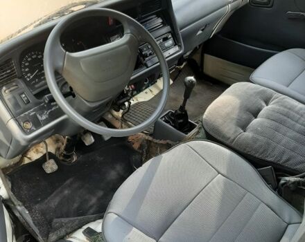 Белый Тойота Другая, объемом двигателя 0 л и пробегом 425 тыс. км за 2300 $, фото 4 на Automoto.ua