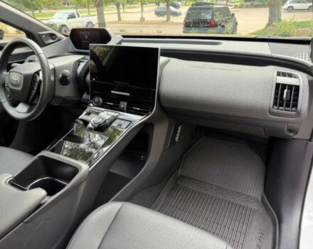 Белый Тойота Другая, объемом двигателя 0 л и пробегом 13 тыс. км за 11100 $, фото 6 на Automoto.ua