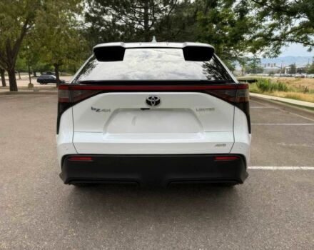 Белый Тойота Другая, объемом двигателя 0 л и пробегом 13 тыс. км за 11100 $, фото 4 на Automoto.ua