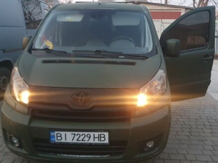 Белый Тойота Другая, объемом двигателя 2 л и пробегом 250 тыс. км за 9500 $, фото 1 на Automoto.ua