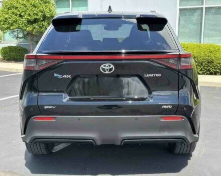 Сірий Тойота Інша, об'ємом двигуна 0 л та пробігом 14 тис. км за 9000 $, фото 4 на Automoto.ua