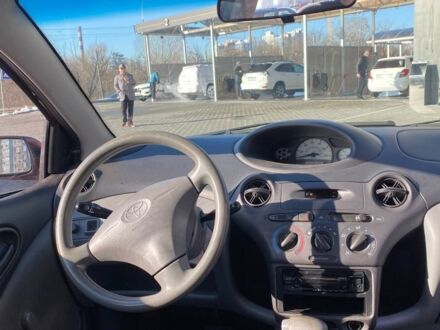 Тойота Ехо 2001 у Києві на Automoto.ua Червоний Тойота Ехо, об'ємом двигуна 1.5 л та пробігом 0 тис. км за 3700 $, фото 1 на Automoto.ua