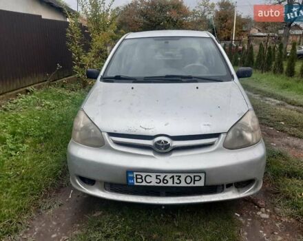 Серый Тойота Эхо, объемом двигателя 1.5 л и пробегом 223 тыс. км за 2300 $, фото 1 на Automoto.ua