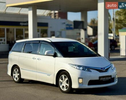 Белый Тойота Эстима, объемом двигателя 2.36 л и пробегом 101 тыс. км за 13499 $, фото 2 на Automoto.ua