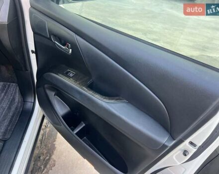 Белый Тойота Эстима, объемом двигателя 2.4 л и пробегом 52 тыс. км за 18850 $, фото 35 на Automoto.ua