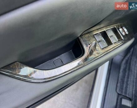 Белый Тойота Эстима, объемом двигателя 2.4 л и пробегом 52 тыс. км за 18850 $, фото 25 на Automoto.ua