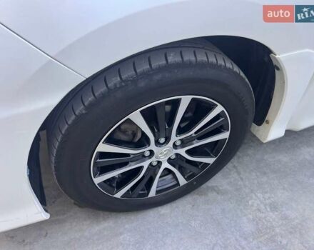 Белый Тойота Эстима, объемом двигателя 2.4 л и пробегом 52 тыс. км за 18850 $, фото 1 на Automoto.ua