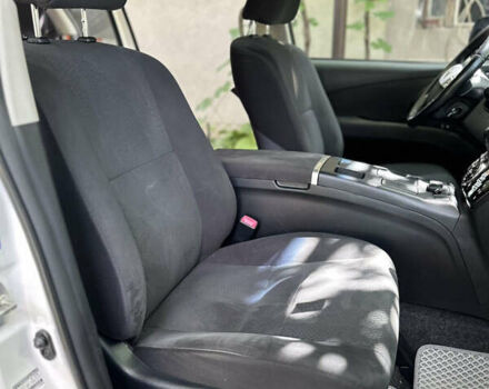 Белый Тойота Эстима, объемом двигателя 2.36 л и пробегом 131 тыс. км за 15200 $, фото 14 на Automoto.ua