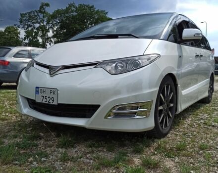 Белый Тойота Эстима, объемом двигателя 2.4 л и пробегом 140 тыс. км за 9890 $, фото 1 на Automoto.ua