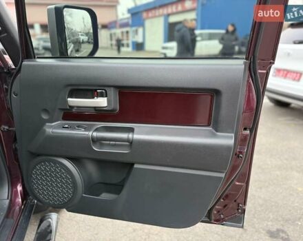 Белый Тойота ФЖ Крузер, объемом двигателя 3.96 л и пробегом 153 тыс. км за 23500 $, фото 14 на Automoto.ua