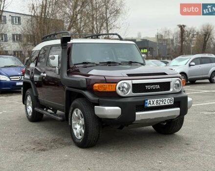 Белый Тойота ФЖ Крузер, объемом двигателя 3.96 л и пробегом 153 тыс. км за 23500 $, фото 7 на Automoto.ua