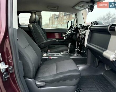 Белый Тойота ФЖ Крузер, объемом двигателя 3.96 л и пробегом 153 тыс. км за 23500 $, фото 22 на Automoto.ua