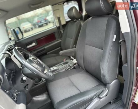 Белый Тойота ФЖ Крузер, объемом двигателя 3.96 л и пробегом 153 тыс. км за 23500 $, фото 10 на Automoto.ua