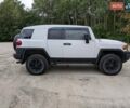Белый Тойота ФЖ Крузер, объемом двигателя 4 л и пробегом 255 тыс. км за 21000 $, фото 1 на Automoto.ua