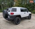 Белый Тойота ФЖ Крузер, объемом двигателя 4 л и пробегом 255 тыс. км за 21000 $, фото 7 на Automoto.ua