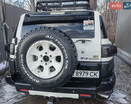 Белый Тойота ФЖ Крузер, объемом двигателя 4 л и пробегом 240 тыс. км за 18500 $, фото 8 на Automoto.ua