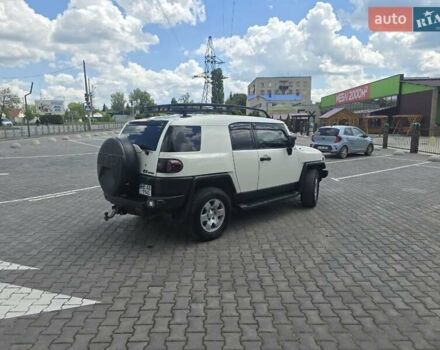 Білий Тойота ФЖ Крузер, об'ємом двигуна 3.96 л та пробігом 190 тис. км за 23500 $, фото 20 на Automoto.ua
