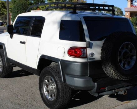 Белый Тойота ФЖ Крузер, объемом двигателя 4 л и пробегом 110 тыс. км за 4500 $, фото 2 на Automoto.ua