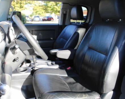 Белый Тойота ФЖ Крузер, объемом двигателя 4 л и пробегом 110 тыс. км за 4500 $, фото 8 на Automoto.ua