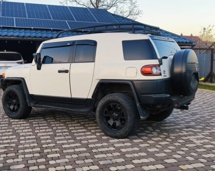 Белый Тойота ФЖ Крузер, объемом двигателя 4 л и пробегом 191 тыс. км за 26700 $, фото 5 на Automoto.ua