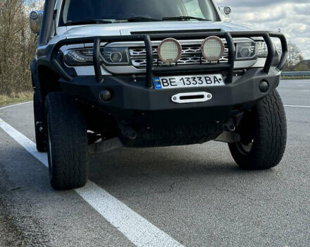 Белый Тойота ФЖ Крузер, объемом двигателя 3.96 л и пробегом 187 тыс. км за 25000 $, фото 1 на Automoto.ua