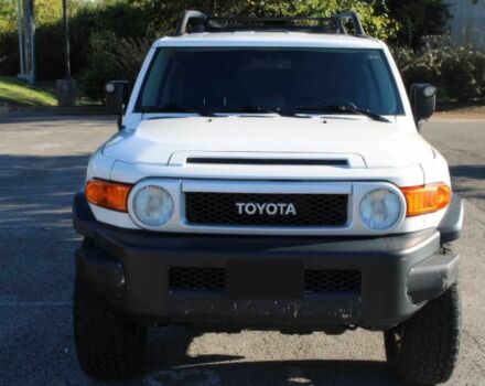 Белый Тойота ФЖ Крузер, объемом двигателя 4 л и пробегом 110 тыс. км за 4500 $, фото 1 на Automoto.ua