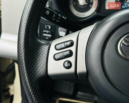 Бежевый Тойота ФЖ Крузер, объемом двигателя 4 л и пробегом 161 тыс. км за 23700 $, фото 20 на Automoto.ua