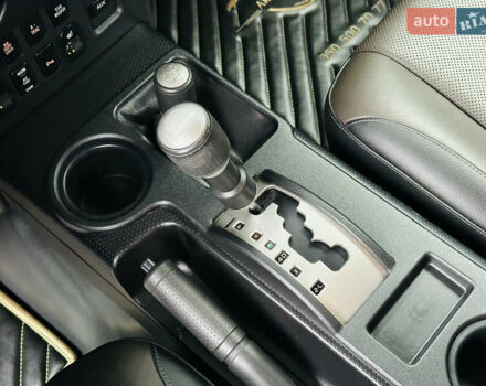 Бежевый Тойота ФЖ Крузер, объемом двигателя 4 л и пробегом 161 тыс. км за 23700 $, фото 24 на Automoto.ua