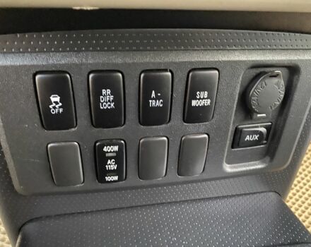 Бежевий Тойота ФЖ Крузер, об'ємом двигуна 4 л та пробігом 219 тис. км за 27000 $, фото 19 на Automoto.ua