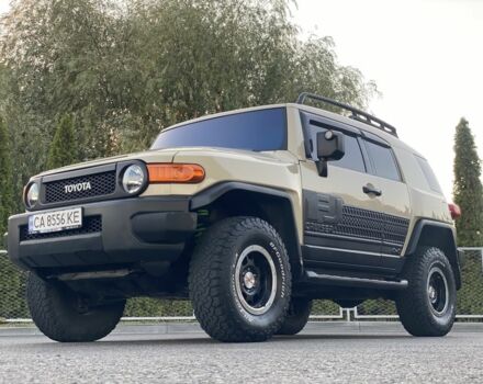 Бежевий Тойота ФЖ Крузер, об'ємом двигуна 4 л та пробігом 219 тис. км за 27000 $, фото 9 на Automoto.ua