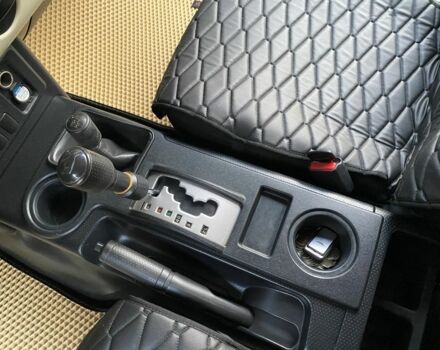 Бежевий Тойота ФЖ Крузер, об'ємом двигуна 4 л та пробігом 219 тис. км за 27000 $, фото 18 на Automoto.ua