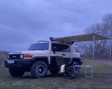 Бежевий Тойота ФЖ Крузер, об'ємом двигуна 4 л та пробігом 219 тис. км за 27000 $, фото 23 на Automoto.ua