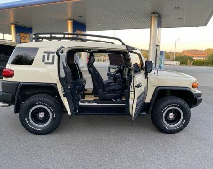 Бежевий Тойота ФЖ Крузер, об'ємом двигуна 4 л та пробігом 219 тис. км за 27000 $, фото 14 на Automoto.ua