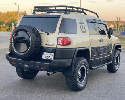 Бежевий Тойота ФЖ Крузер, об'ємом двигуна 4 л та пробігом 219 тис. км за 27000 $, фото 4 на Automoto.ua