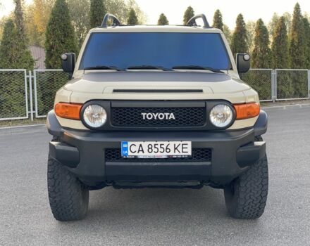 Бежевий Тойота ФЖ Крузер, об'ємом двигуна 4 л та пробігом 219 тис. км за 27000 $, фото 1 на Automoto.ua