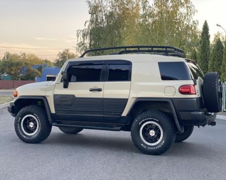 Бежевий Тойота ФЖ Крузер, об'ємом двигуна 4 л та пробігом 219 тис. км за 27000 $, фото 7 на Automoto.ua