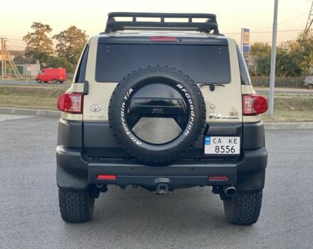 Бежевий Тойота ФЖ Крузер, об'ємом двигуна 4 л та пробігом 219 тис. км за 27000 $, фото 8 на Automoto.ua