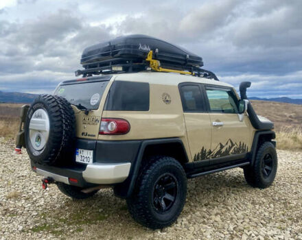 Бежевый Тойота ФЖ Крузер, объемом двигателя 3.96 л и пробегом 132 тыс. км за 28000 $, фото 4 на Automoto.ua