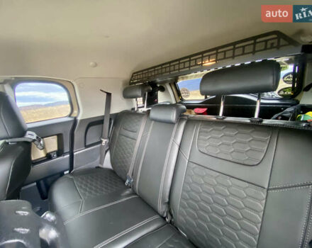 Бежевый Тойота ФЖ Крузер, объемом двигателя 3.96 л и пробегом 132 тыс. км за 28000 $, фото 10 на Automoto.ua