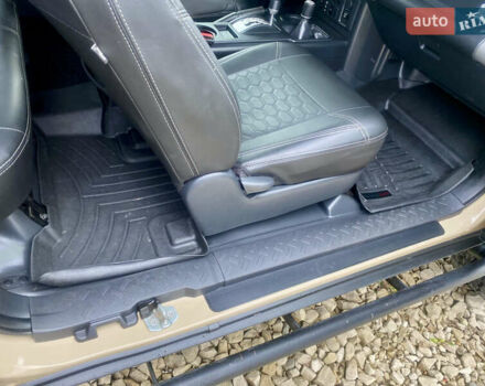 Бежевый Тойота ФЖ Крузер, объемом двигателя 3.96 л и пробегом 132 тыс. км за 28000 $, фото 15 на Automoto.ua