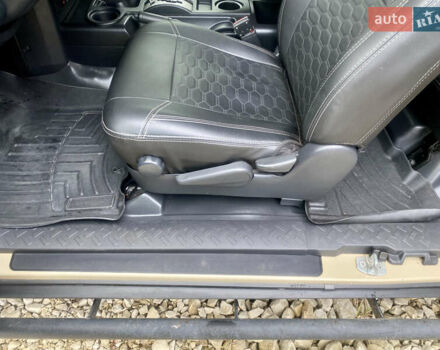 Бежевый Тойота ФЖ Крузер, объемом двигателя 3.96 л и пробегом 132 тыс. км за 28000 $, фото 9 на Automoto.ua