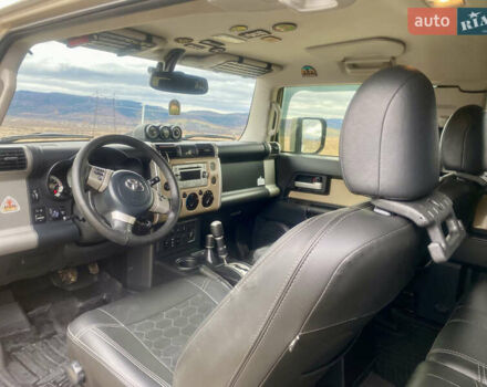 Бежевый Тойота ФЖ Крузер, объемом двигателя 3.96 л и пробегом 132 тыс. км за 28000 $, фото 11 на Automoto.ua