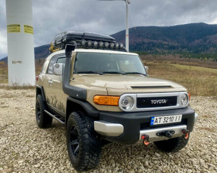 Бежевый Тойота ФЖ Крузер, объемом двигателя 3.96 л и пробегом 132 тыс. км за 28000 $, фото 6 на Automoto.ua