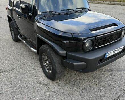 Черный Тойота ФЖ Крузер, объемом двигателя 4 л и пробегом 240 тыс. км за 19800 $, фото 1 на Automoto.ua