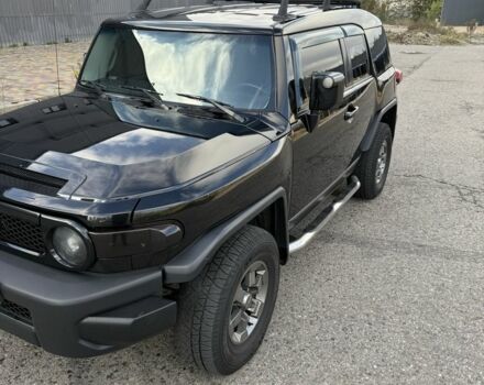 Черный Тойота ФЖ Крузер, объемом двигателя 4 л и пробегом 240 тыс. км за 19800 $, фото 2 на Automoto.ua