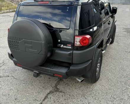 Черный Тойота ФЖ Крузер, объемом двигателя 4 л и пробегом 240 тыс. км за 19800 $, фото 5 на Automoto.ua