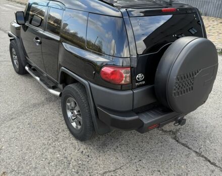 Черный Тойота ФЖ Крузер, объемом двигателя 4 л и пробегом 240 тыс. км за 19800 $, фото 8 на Automoto.ua