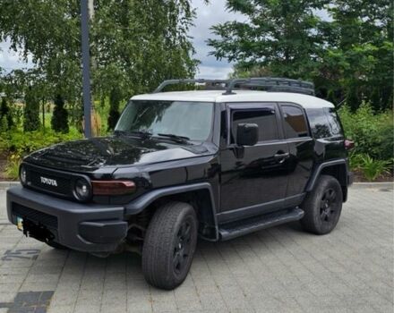 Чорний Тойота ФЖ Крузер, об'ємом двигуна 4 л та пробігом 143 тис. км за 24900 $, фото 1 на Automoto.ua