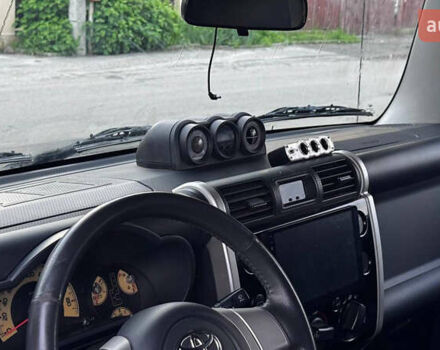Черный Тойота ФЖ Крузер, объемом двигателя 4 л и пробегом 99 тыс. км за 22000 $, фото 15 на Automoto.ua