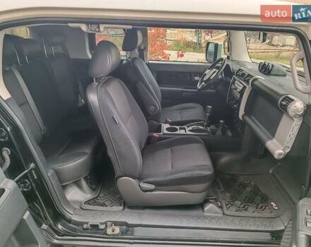 Чорний Тойота ФЖ Крузер, об'ємом двигуна 4 л та пробігом 105 тис. км за 19000 $, фото 14 на Automoto.ua